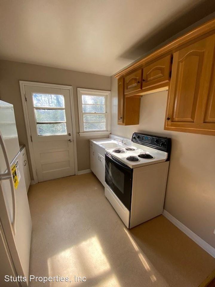 1027 Bellemeade Ave - Photo 2 of 5