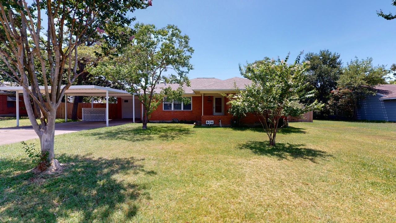 806 Gilchrist Ave - Photo 2 of 35