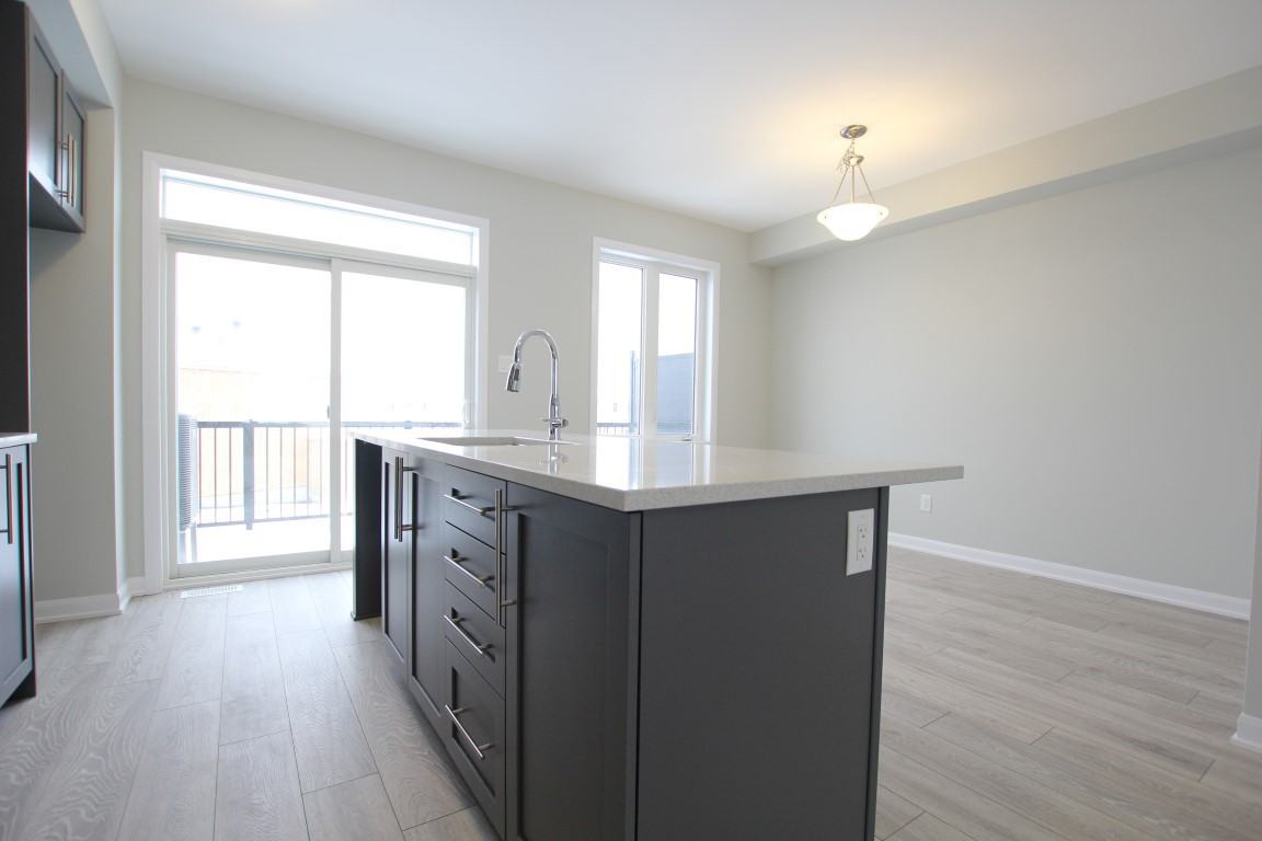 1089 1089 Speedvale - Photo 3 of 20