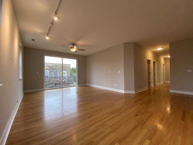 Bucktown Station - Photo 3 of 52