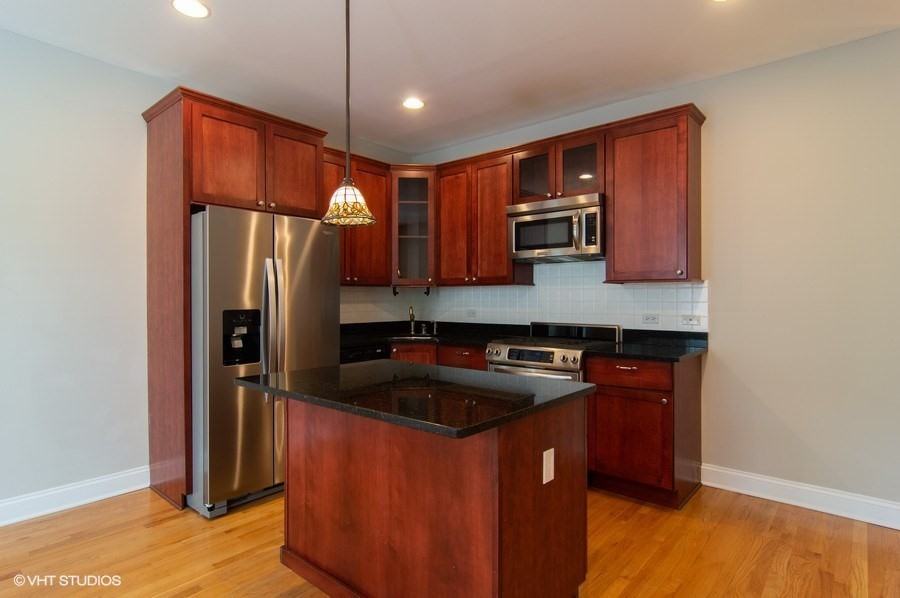 1330 W Argyle - Photo 4 of 17