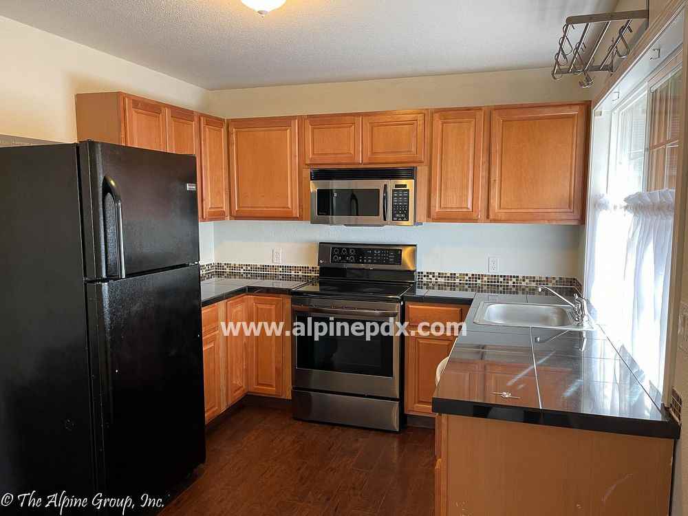 6300 Sw Hall Blvd - Photo 3 of 14