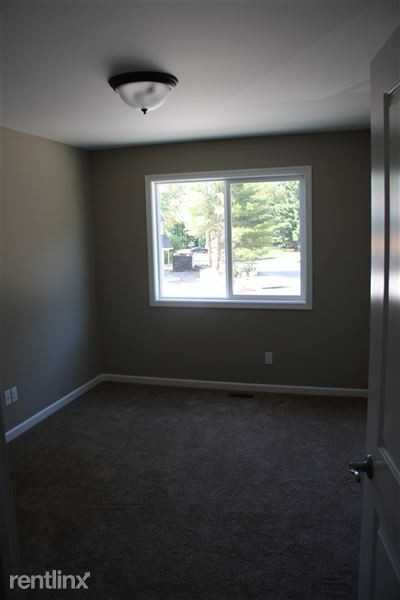 903 Abby Ct - Photo 3 of 6