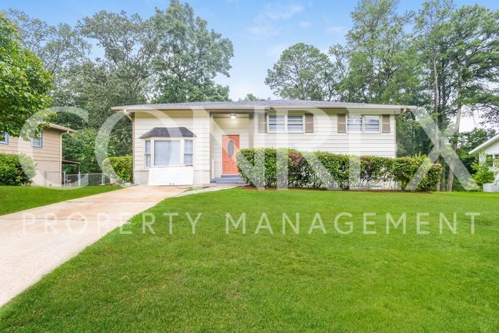 825 Park Dr - Photo 2 of 11