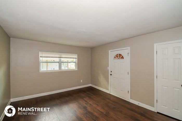 4119 Sudbury Ave - Photo 3 of 16
