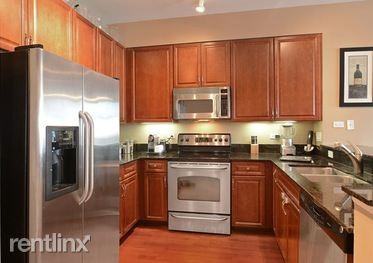 1841 S Calumet Ave - Photo 2 of 5