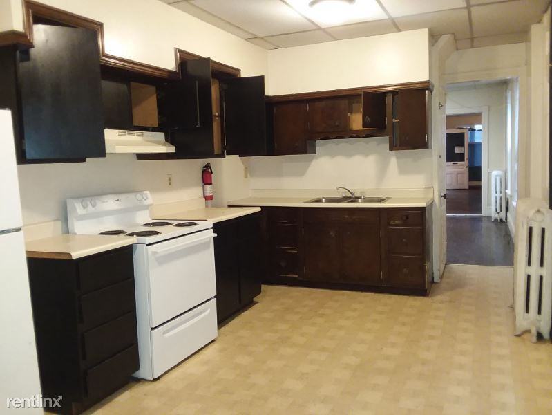 740 N 11th St 1st Fl - Photo 2 of 17