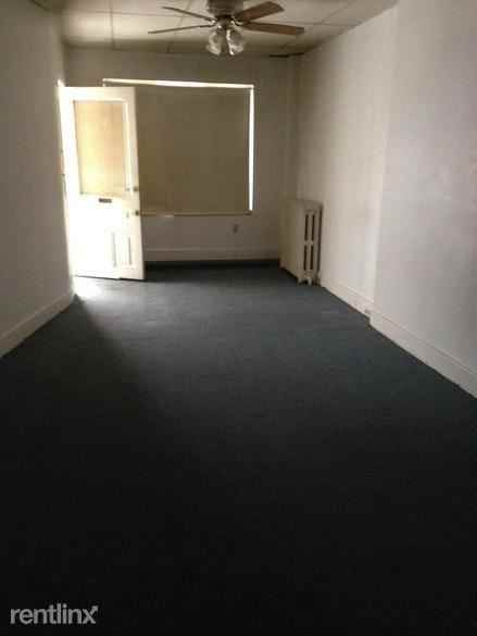 740 N 11th St 1st Fl - Photo 3 of 17