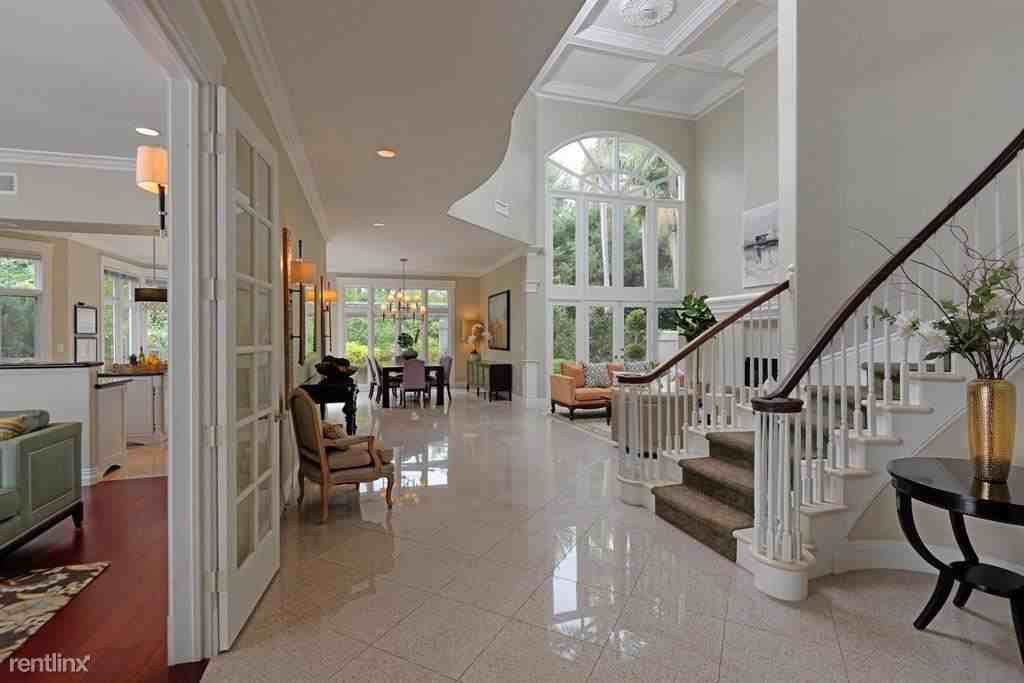 9624 Claiborne Sq - Photo 2 of 12