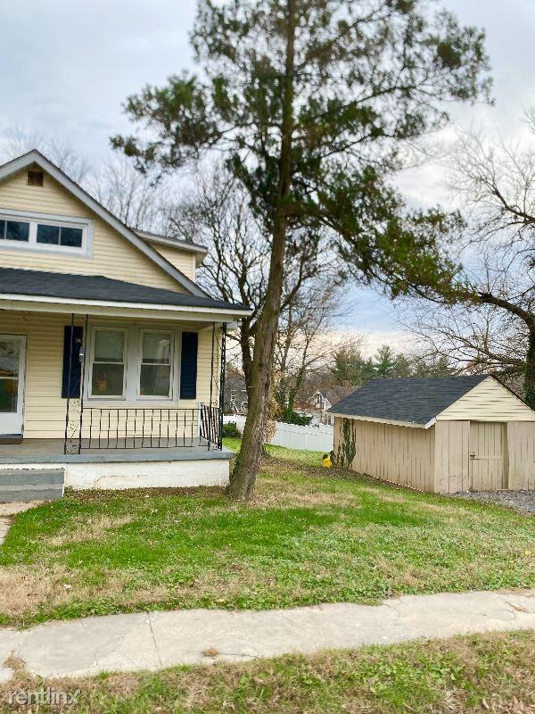 105 Maple Ave - Photo 2 of 3