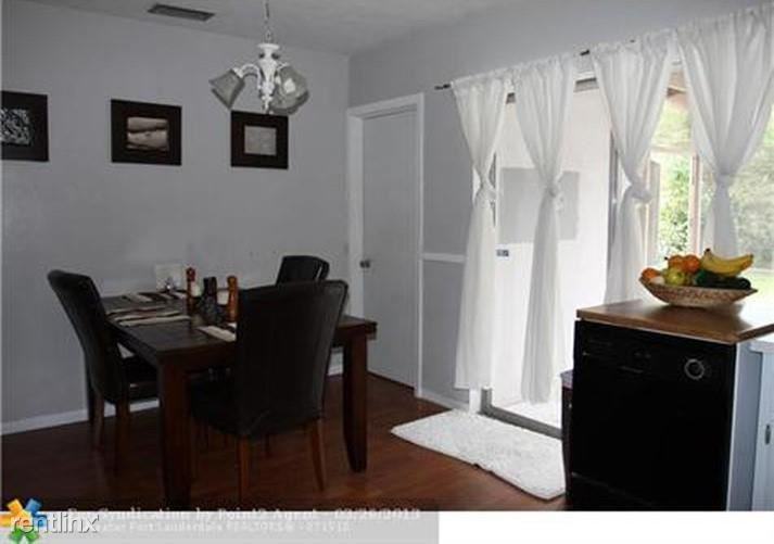 200 Se 19th St - Photo 3 of 8