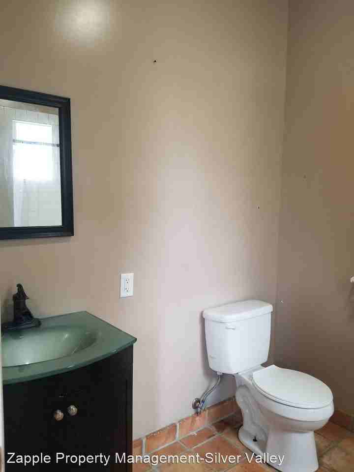 816/818 Residence St. - Photo 3 of 6