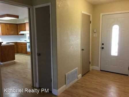 5709 Bretmoor Dr - Photo 3 of 20