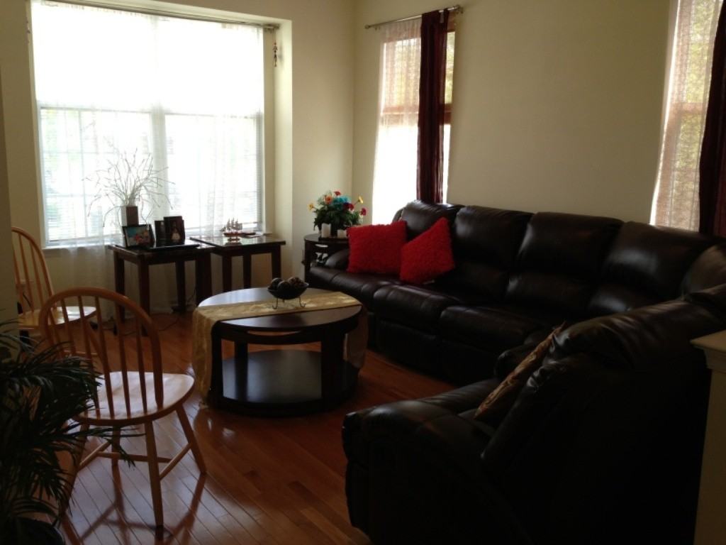 1806 Dahlia Cir - Photo 3 of 10