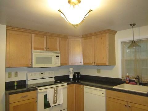 12 Linda Ave - Photo 3 of 9