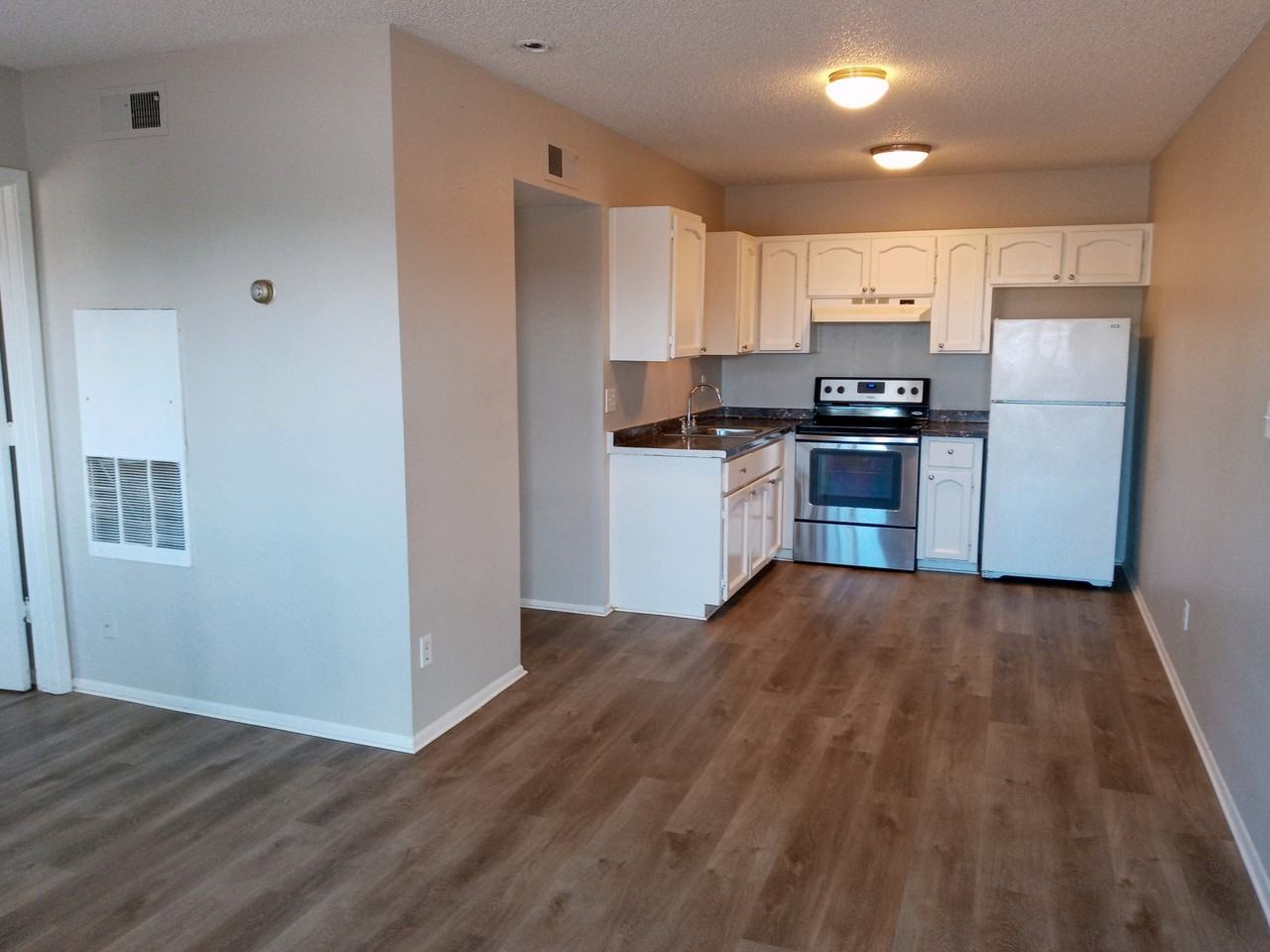 1725 W Vogel Ave - Photo 6 of 16