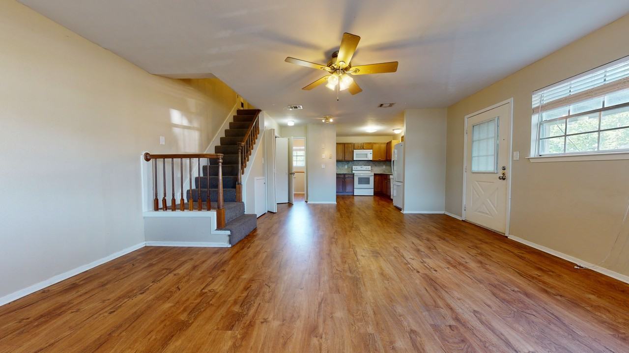 709 Swiss Ct - Photo 2 of 24