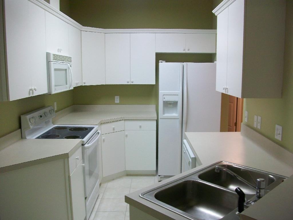 562 NW 50th Blvd - Photo 3 of 13