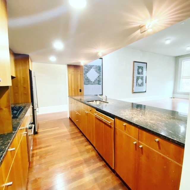 520 1/2 E Grand Ave - Photo 2 of 26