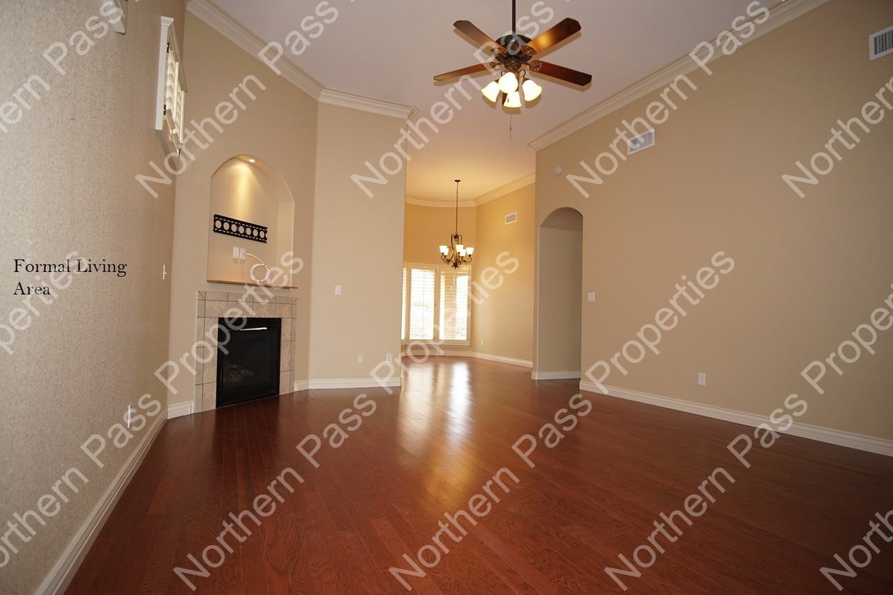 11586 Saint Thomas Way - Photo 2 of 23