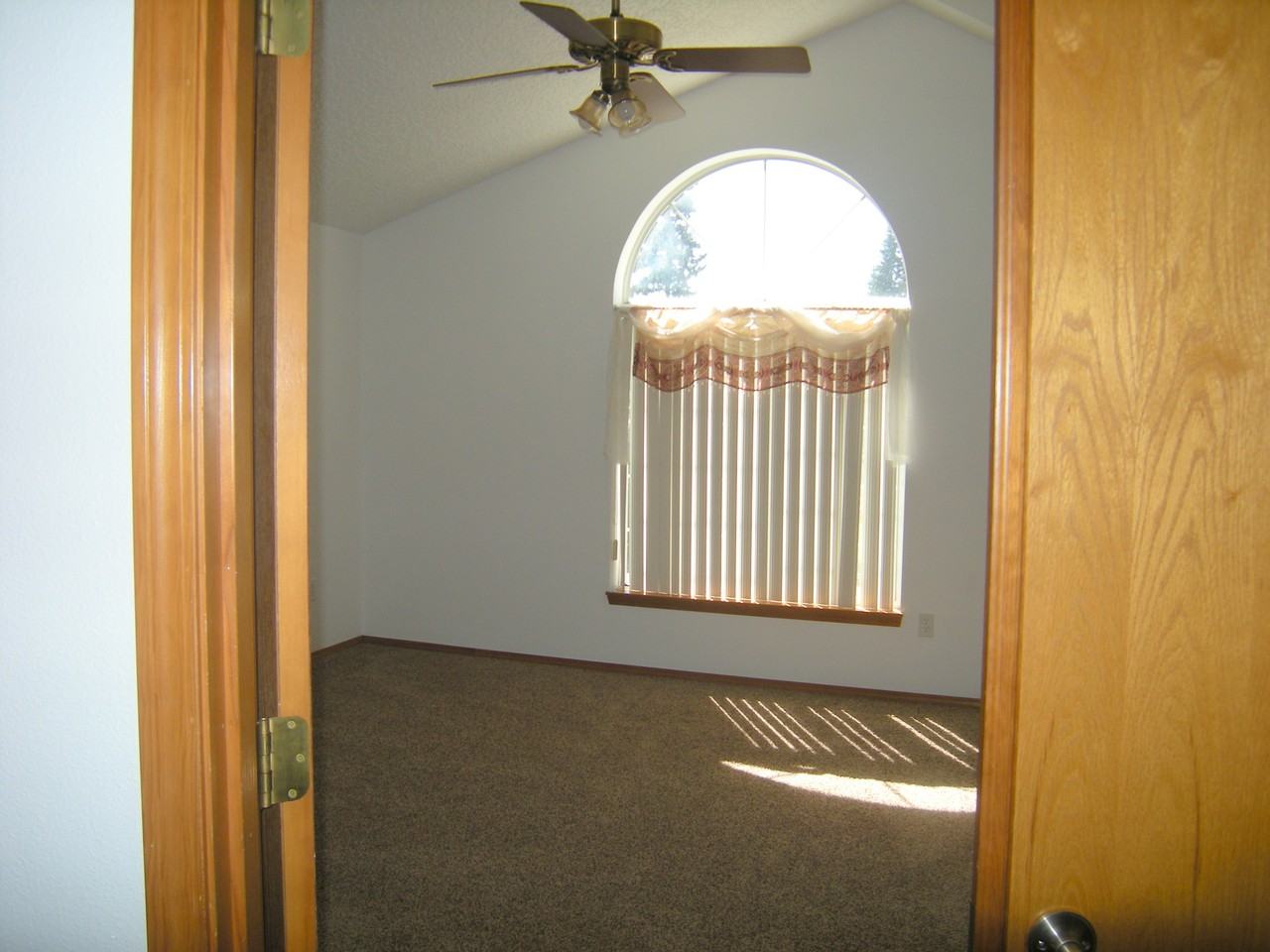 4011 Northeast 157th Avenue - Photo 3 of 20