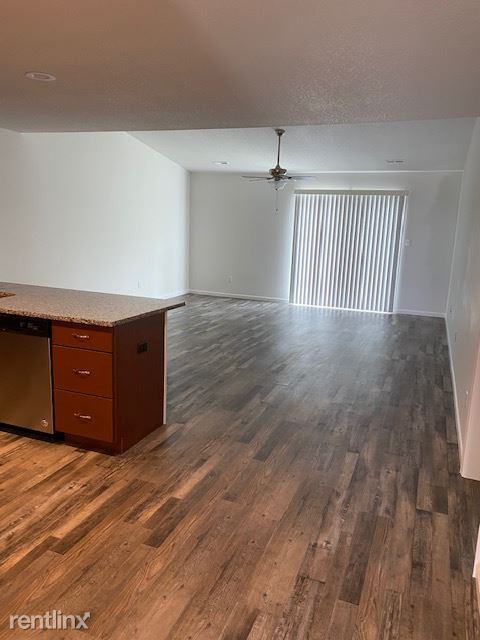 3255 Sw Clare Ave - Photo 3 of 9