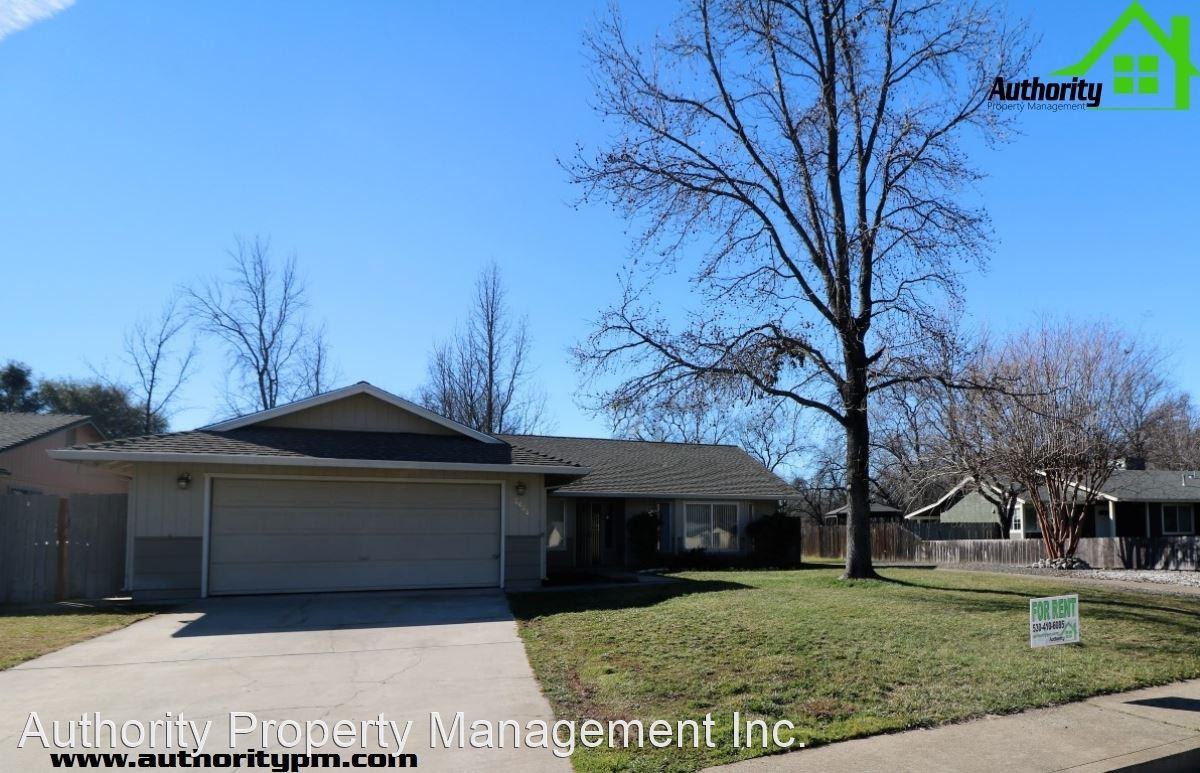 6866 Hemlock St - Photo 3 of 40