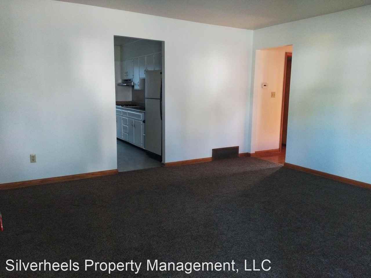 1587 Elizabeth St - Photo 3 of 11