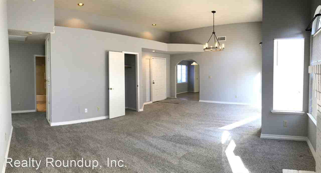 9374 Rampton Ct - Photo 3 of 15