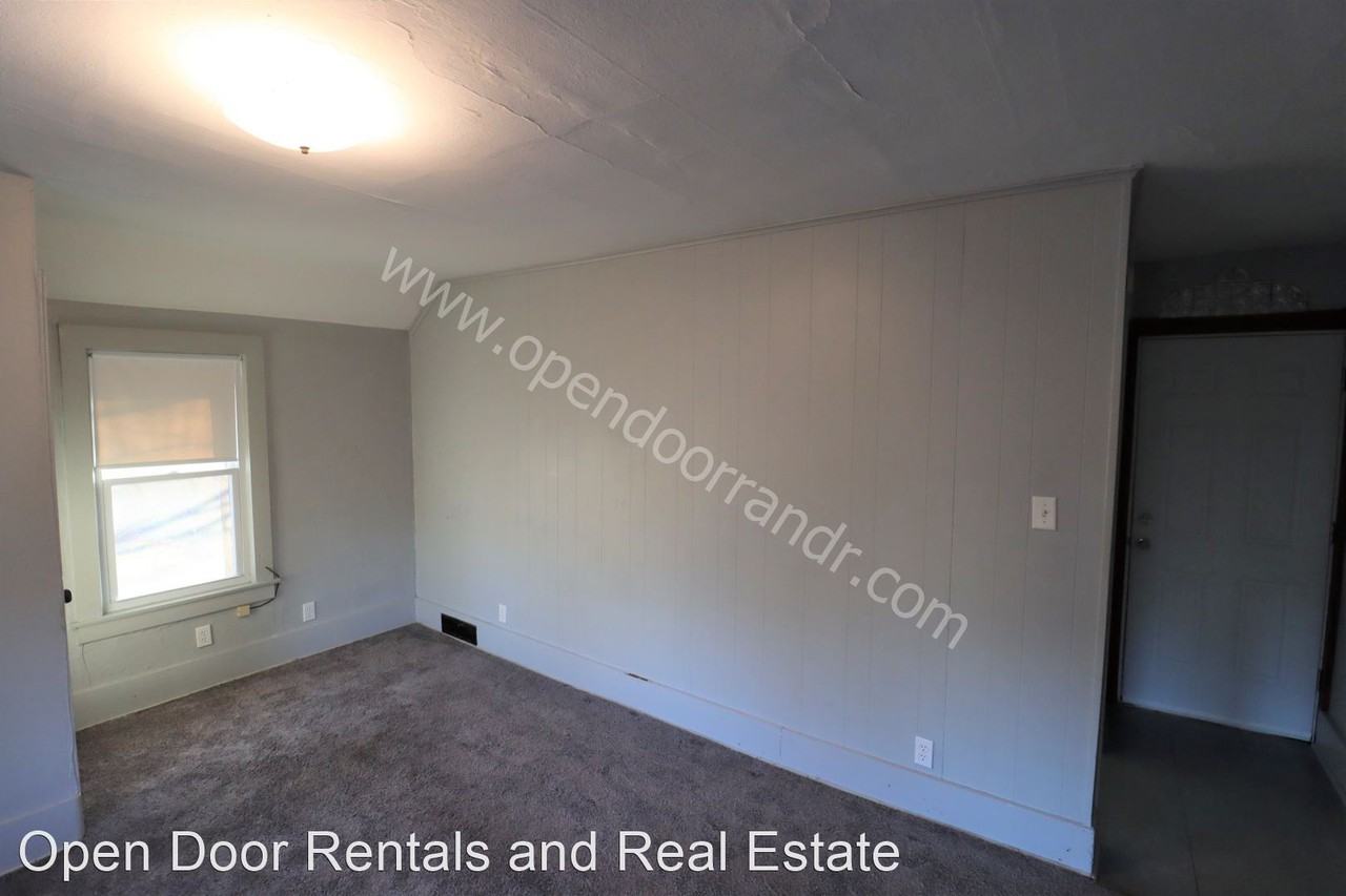 601/603 N Jackson St - Photo 3 of 8