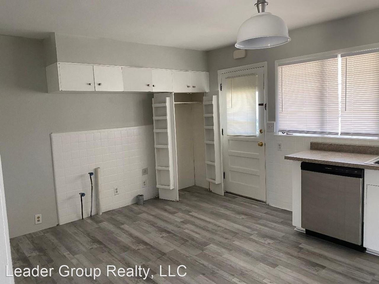 1203 S 14th St - Photo 3 of 12