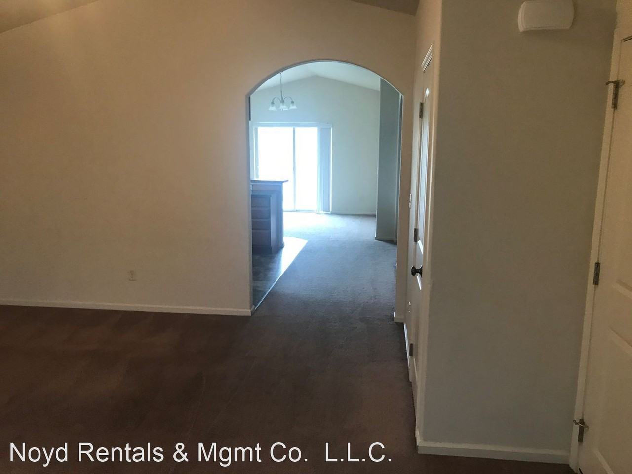 121 Ambrosia Ln - Photo 3 of 21