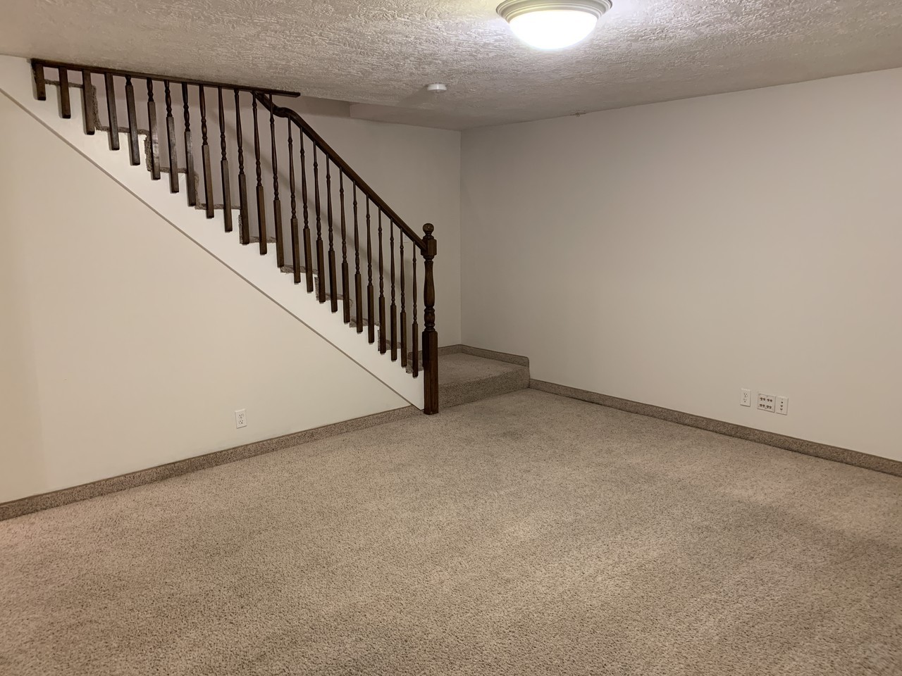 660 Se #2 - Photo 3 of 25