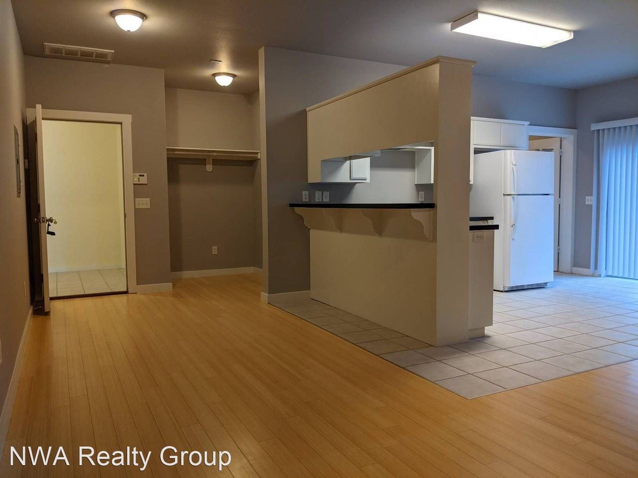 510 Sw B St #20 - Photo 3 of 15