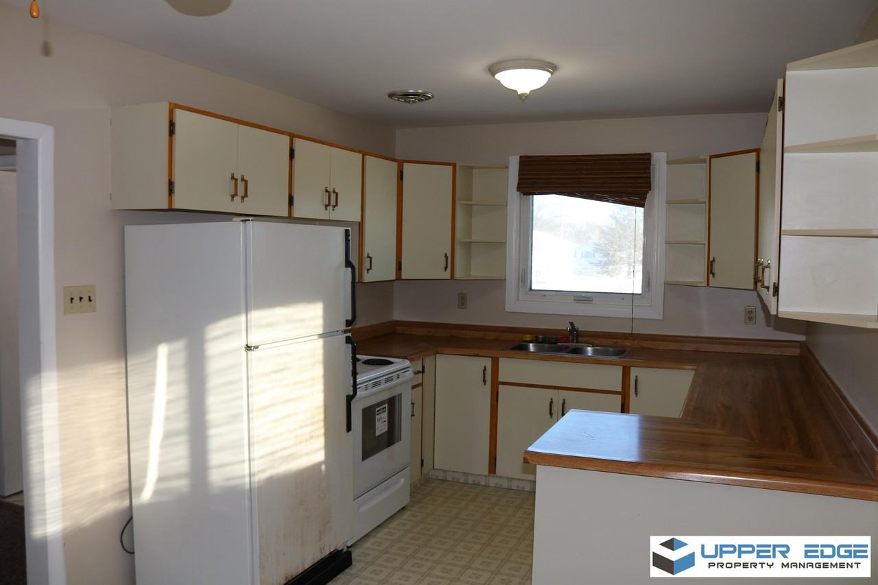 557 553-557 Hartford Avenue - Photo 2 of 13
