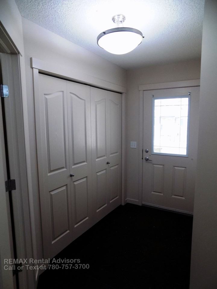 1409 26 Ave Nw - Photo 2 of 16