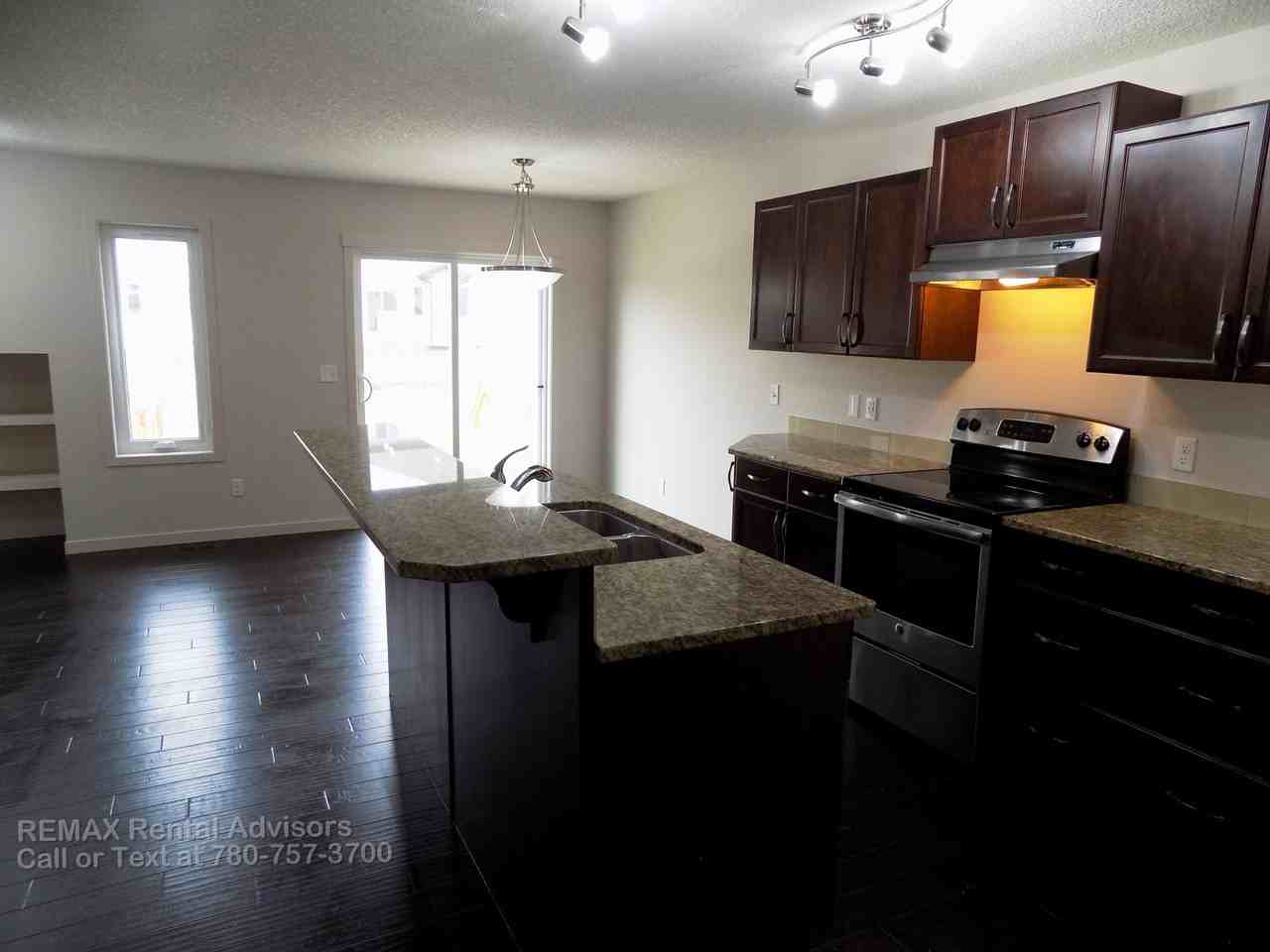 1409 26 Ave Nw - Photo 3 of 16