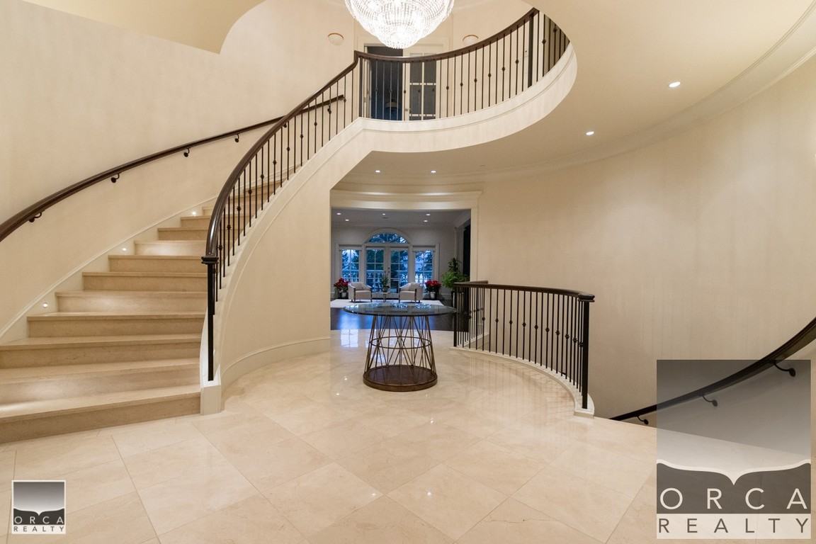 6089 Gleneagles Drive - Photo 3 of 10