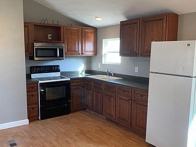 110 Wallace Ave - Photo 3 of 6