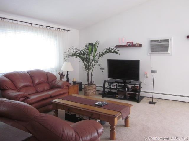 31 Greenfield St - Photo 2 of 11