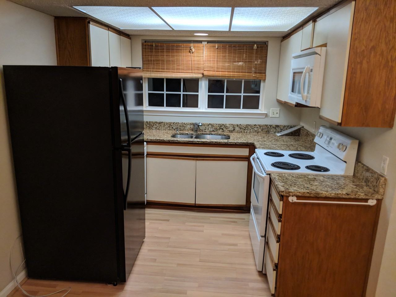 12104 Greenway Court - Photo 3 of 4