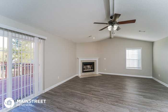 5113 Queens Castle Rd - Photo 3 of 16