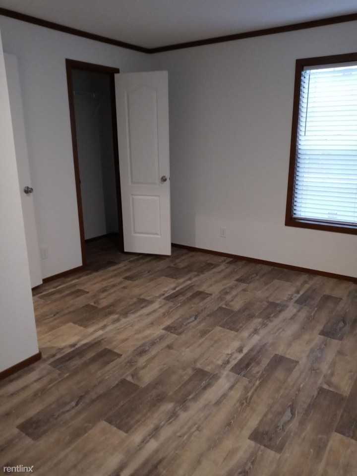 10724 N Lewis Ter - Photo 3 of 6