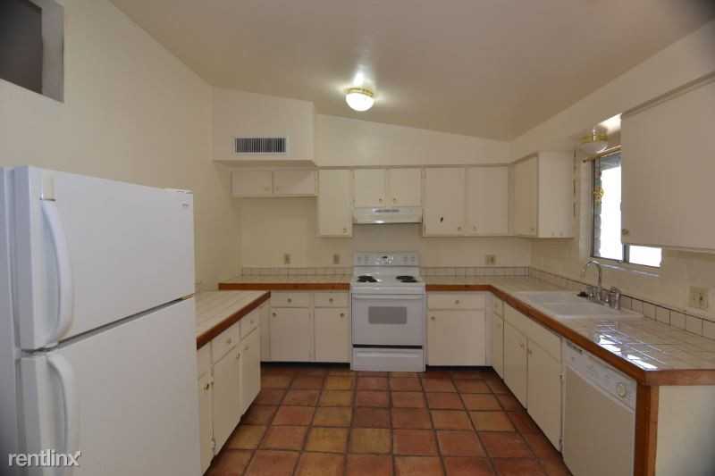 7410 N Patriot Dr - Photo 2 of 22