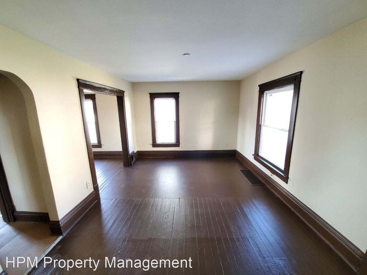 40 40 WGlenwood Ave - Photo 2 of 7