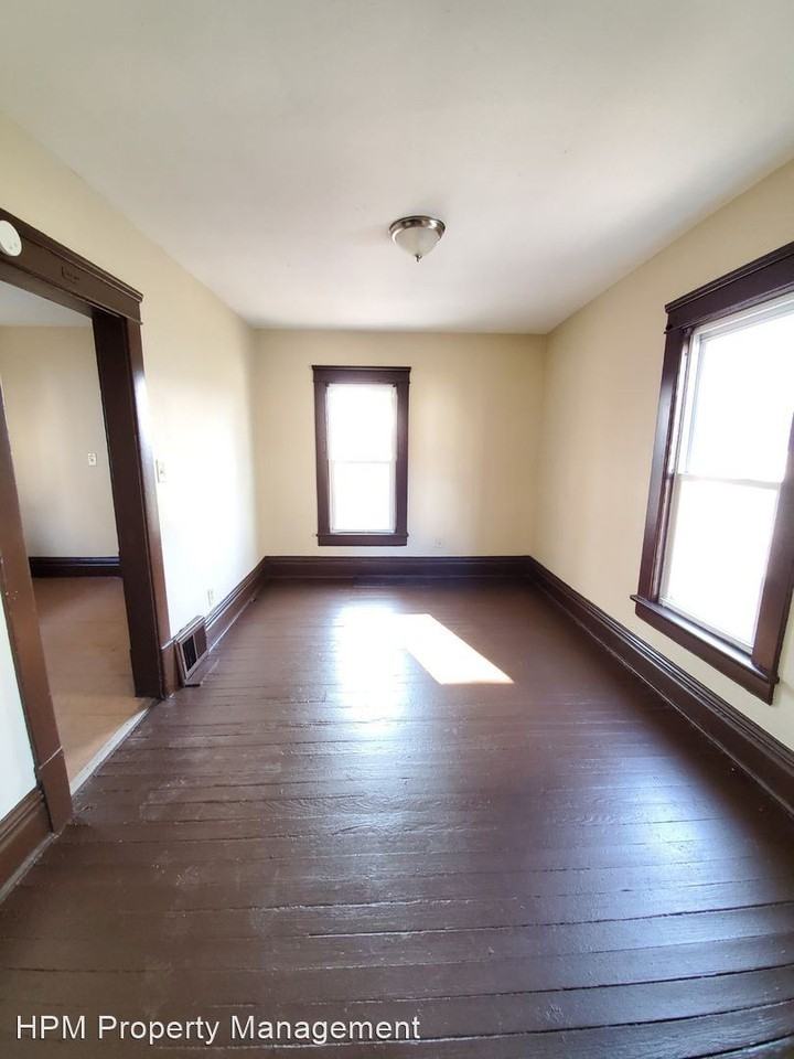 40 40 WGlenwood Ave - Photo 3 of 7