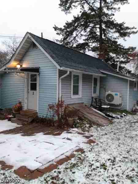 1 1 RICHWOOD PL 2 - Photo 3 of 18