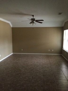 1321 Clinic St - Photo 2 of 9