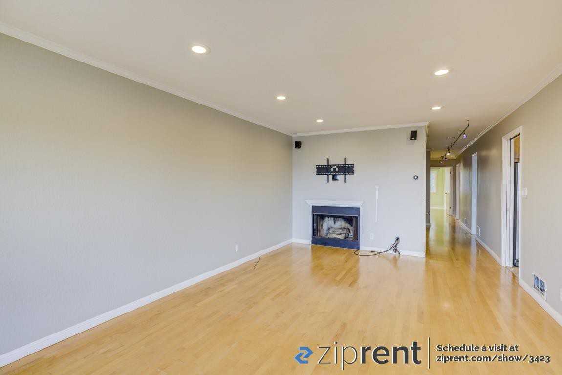632 Missouri St #B - Photo 3 of 17
