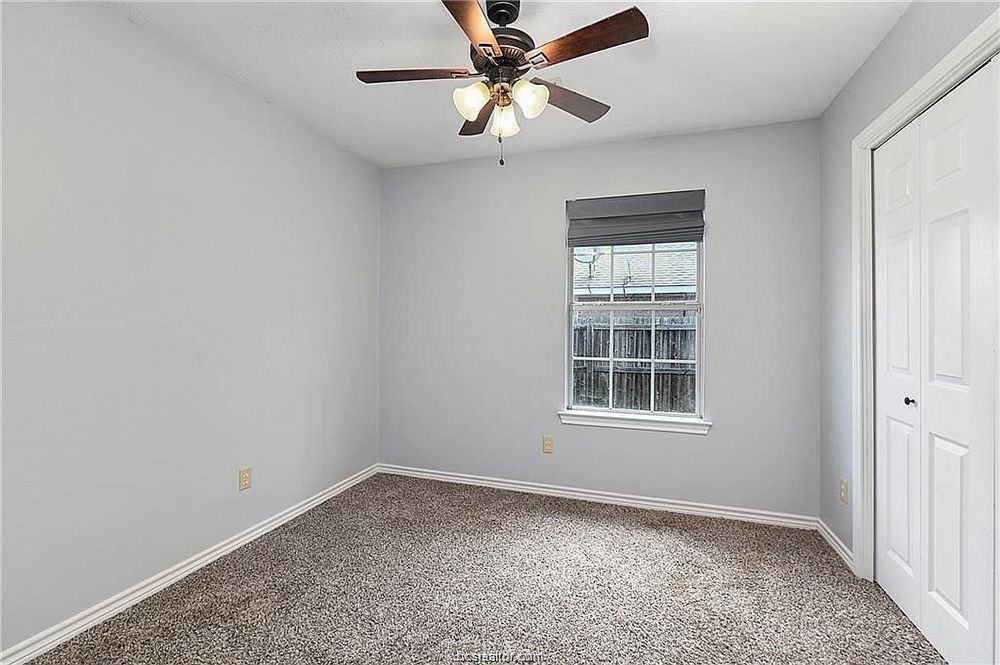 1109 Clearleaf Dr - Photo 3 of 13